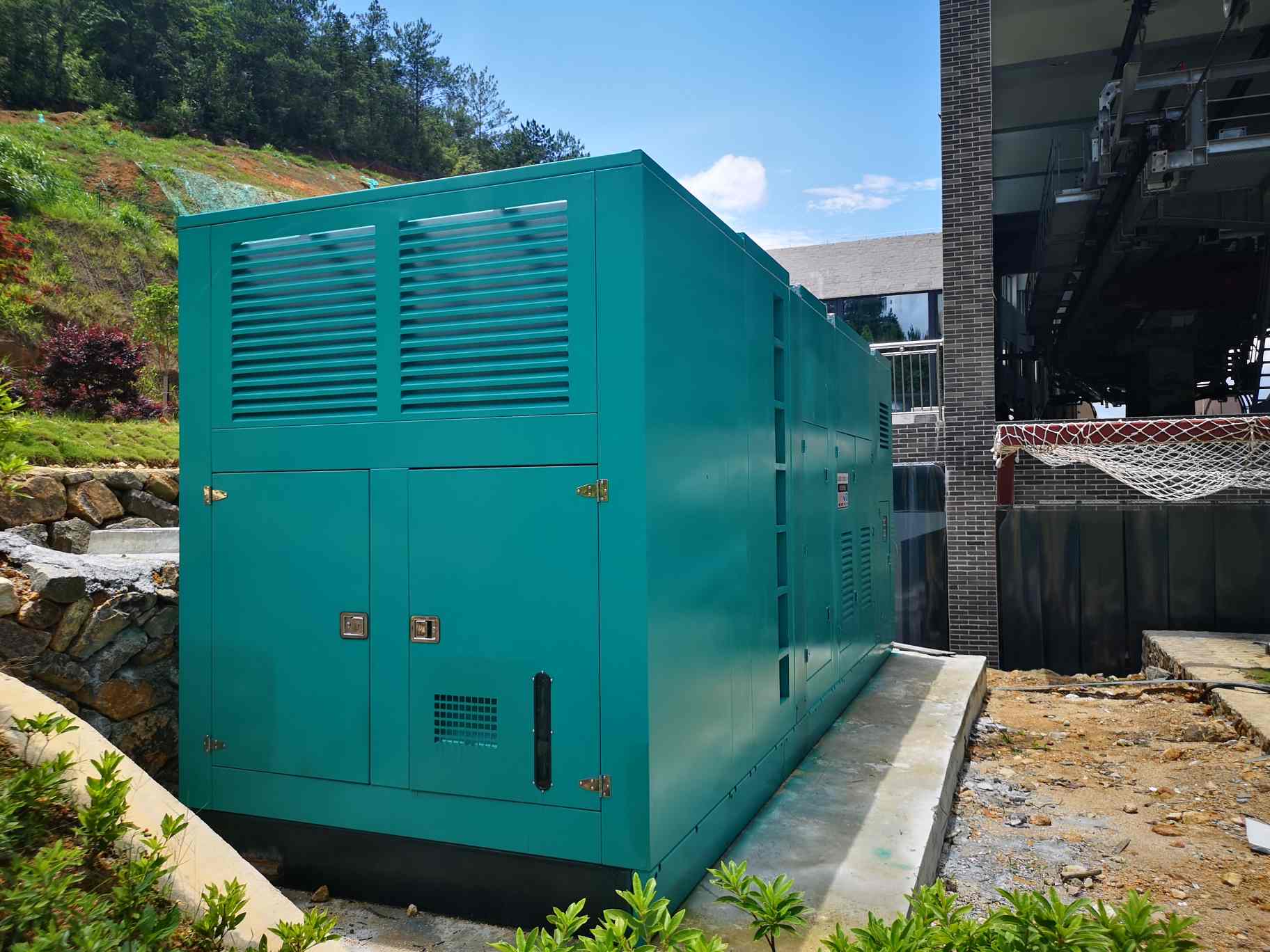 <strong>柴油發(fā)電機(jī)組冷卻液溫度過高可能引起的原因和排除方</strong>